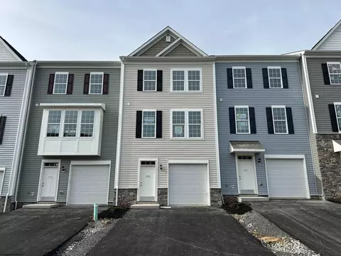 729 Mulligan Ct, Maidsville, WV 26541