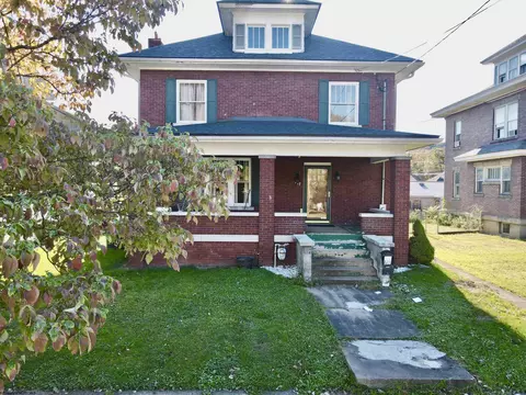 117 W 7th St, Weston, WV 26452