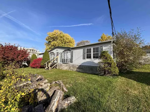 237 Beech Ave, Belington, WV 26250