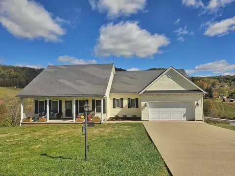 27 Sage Dr, Bridgeport, WV 26330