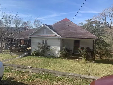 362 Ziesing St, Spelter, WV 26438