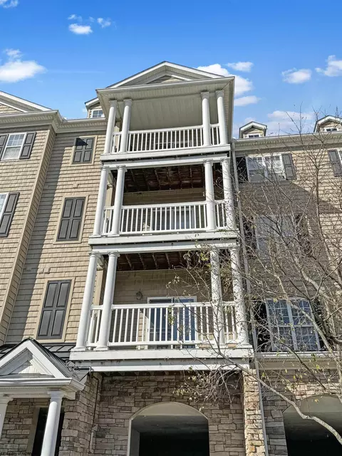 2614 Suncrest Vlg, Morgantown, WV 26505