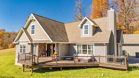 31 Trillium Hl, Bruceton Mills, WV 26525