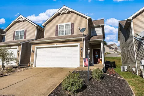 306 Glencoe Ln, Morgantown, WV 26508