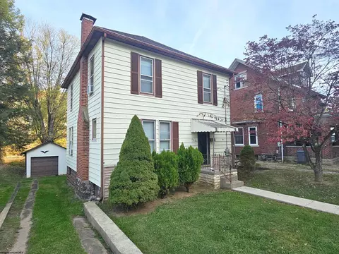 409 Maple Ave, Grafton, WV 26354