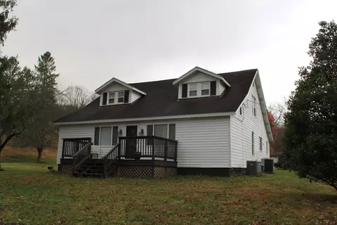 946 Meadow Fork Rd, Camden On Gauley, WV 26208