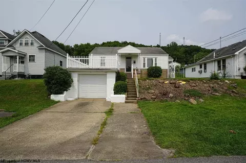 8347 Southern Ave, Stonewood, WV 26301