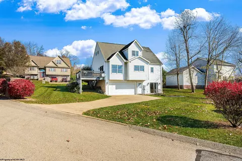 23 Lawrence St, Morgantown, WV 26508