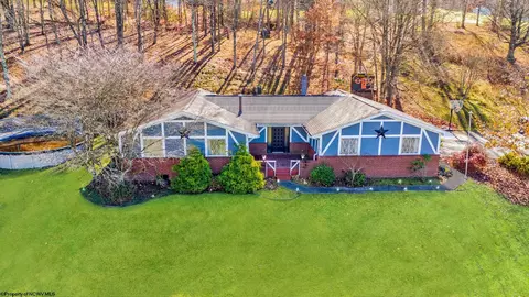 68 Herald Dr, Fairmont, WV 26554
