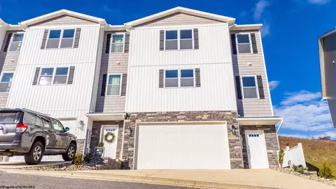 252 Red Oak Ln, Morgantown, WV 26501
