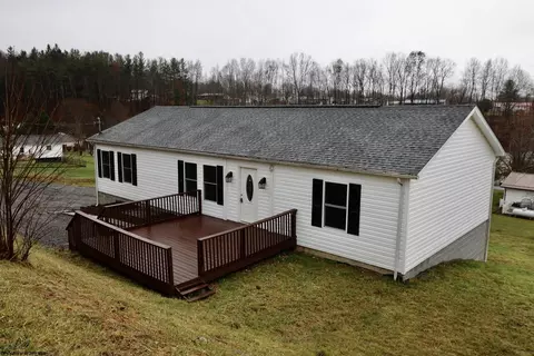 129 Hillside Dr, Elkins, WV 26241