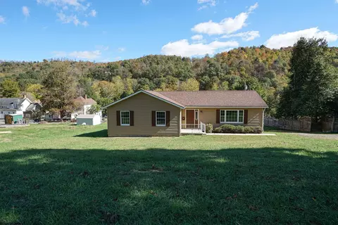 711 Upper Beech St, Grafton, WV 26354