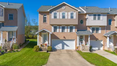 919 Ashton Pl, Morgantown, WV 26508