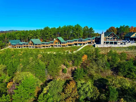 570 Bluffs Potomac Ridge Rd, Springfield, WV 26763