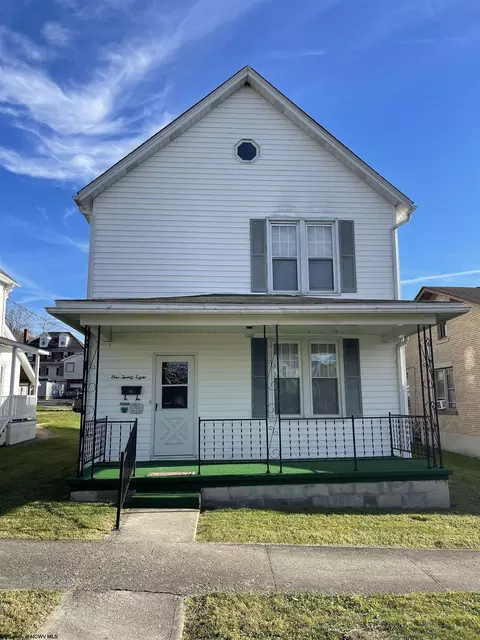 128 Guy St, Elkins, WV 26241