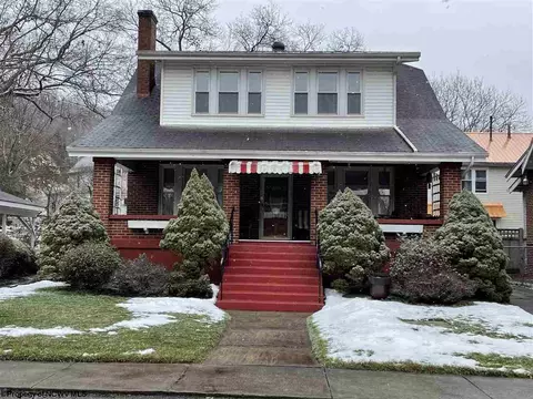 6 Heath Ct, Weston, WV 26452