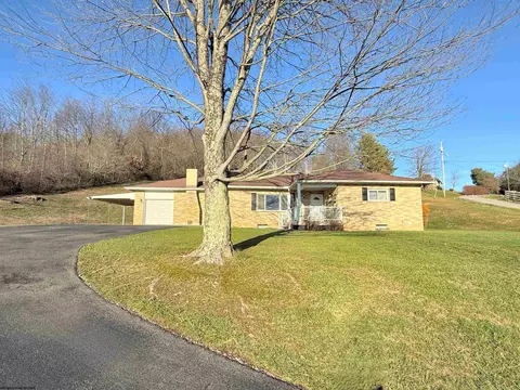 17 Highview Ave, Grafton, WV 26354