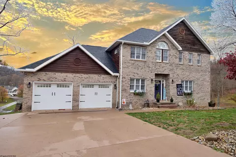 2012 Tanglewood Rd, Bridgeport, WV 26330