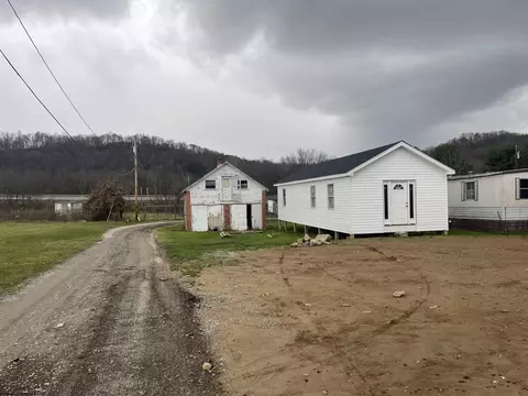 38 Logans Ln, Buckhannon, WV 26201