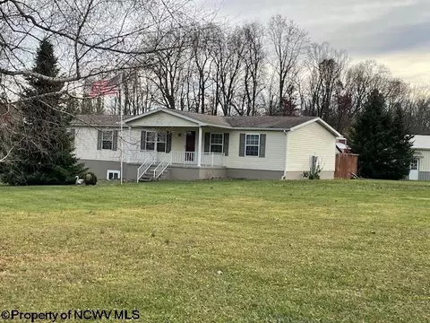 239 G Rd, Reedsville, WV 26547