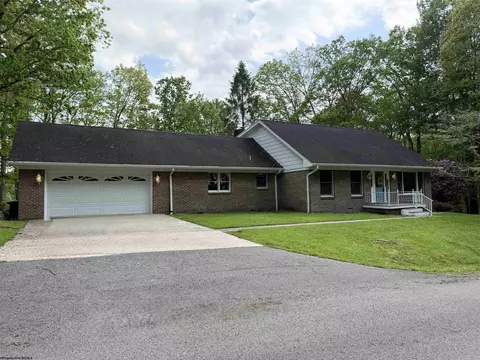 356 Bearhunter Ests, Elkins, WV 26241