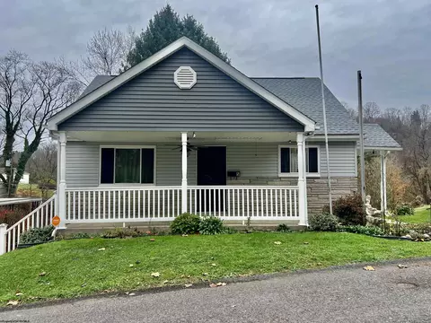 5 Carlone St, Fairmont, WV 26554