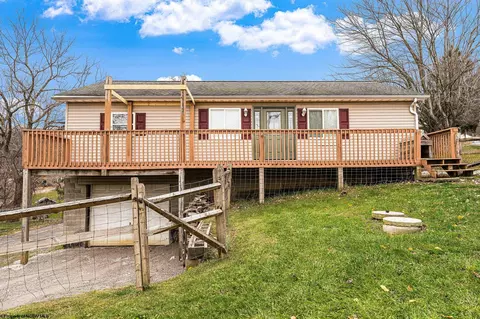1329 Summers School Rd, Morgantown, WV 26508