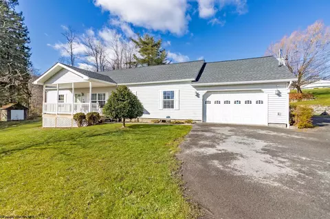 349 Morgantown St, Kingwood, WV 26537