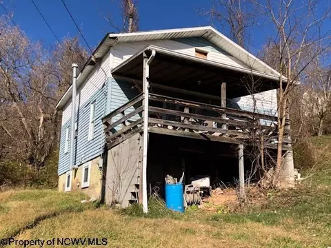 949 Perdue St, Morgantown, WV 26501