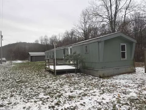 211 Mud Gut Rd, Belington, WV 26250