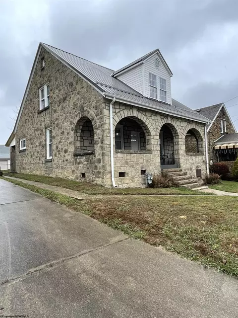 405 Manley St, Barrackville, WV 26559