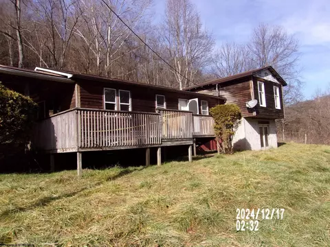 3890 Hackers Creek Rd, Buckhannon, WV 26201