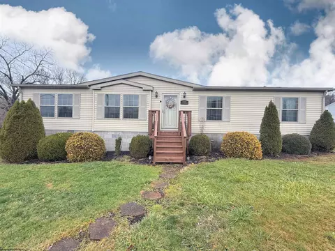 911 Simpson Rd, Flemington, WV 26347