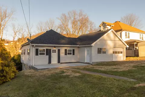 8260 Maple Ave, Stonewood, WV 26301