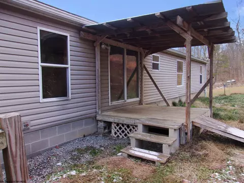 116 N Beech Run Rd, Albright, WV 26519 photo 2