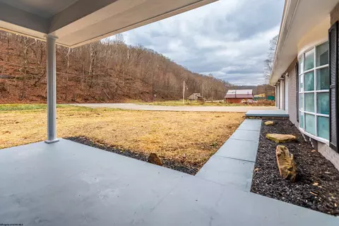 1684 Daybrook Rd, Fairview, WV 26570 photo 6