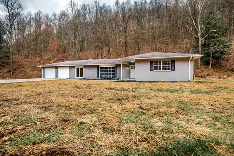 1684 Daybrook Rd, Fairview, WV 26570