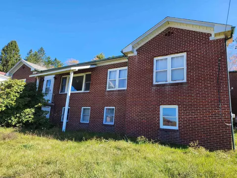 94 Brown St, Thomas, WV 26292