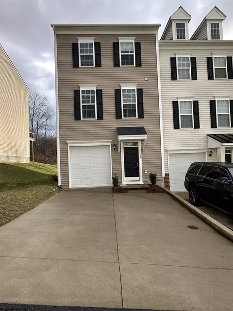 134 Inlet St, Morgantown, WV 26508