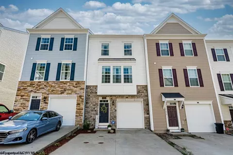 129 Woodside Dr, Morgantown, WV 26508