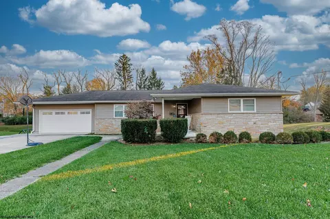 670 Killarney Dr, Morgantown, WV 26505