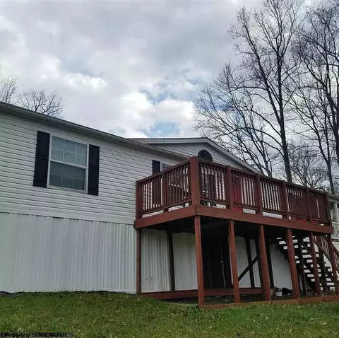 83 Mayfield Rd, Morgantown, WV 26508
