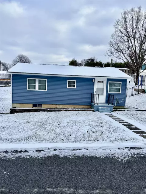 512 Broadway Ave, Star City, WV 26505