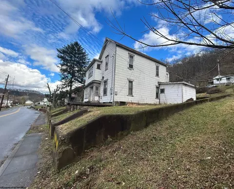 255 S Main Ave, Weston, WV 26452