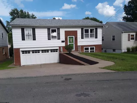 632 Lawman Ave, Bridgeport, WV 26330