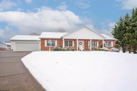 111 Lawrence St, Morgantown, WV 26508