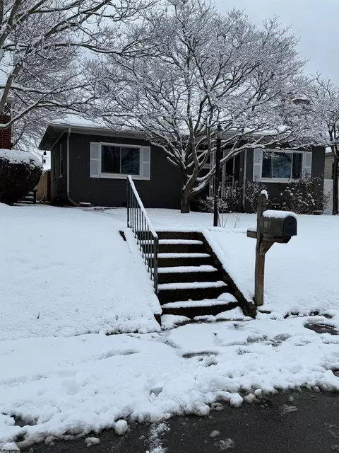 610 W Virginia Ave, Nutter Fort, WV 26301
