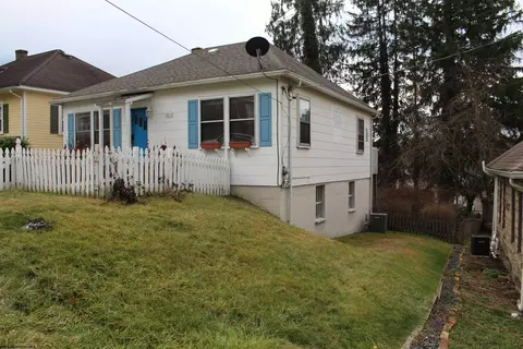 216 Violet St, Fairmont, WV 26554