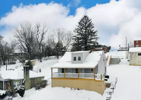 1129 Sunset Dr, Fairmont, WV 26554