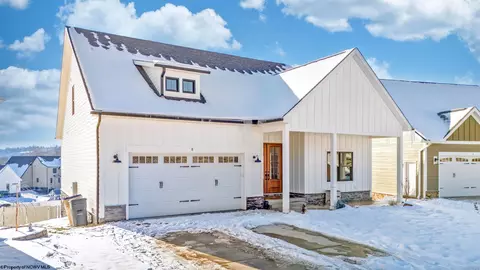 8 White Birch Cir, Morgantown, WV 26508